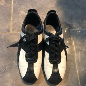 Authentic Gucci Sneaks size 10.5